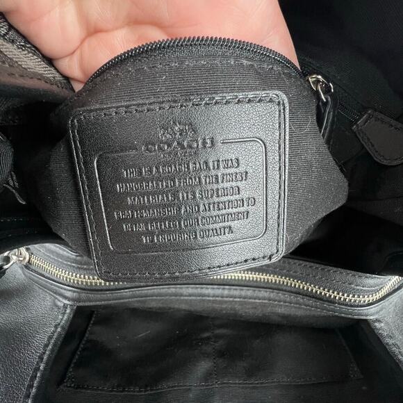 EUC Coach Outline SIGNATURE Carlyle Shoulder Bag BLACK SMOKE Silver Accents - Picture 11 of 12